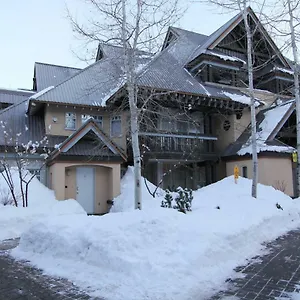 https://lagoons-condos-by-whistler-retreats.hotels-of-whistler.com