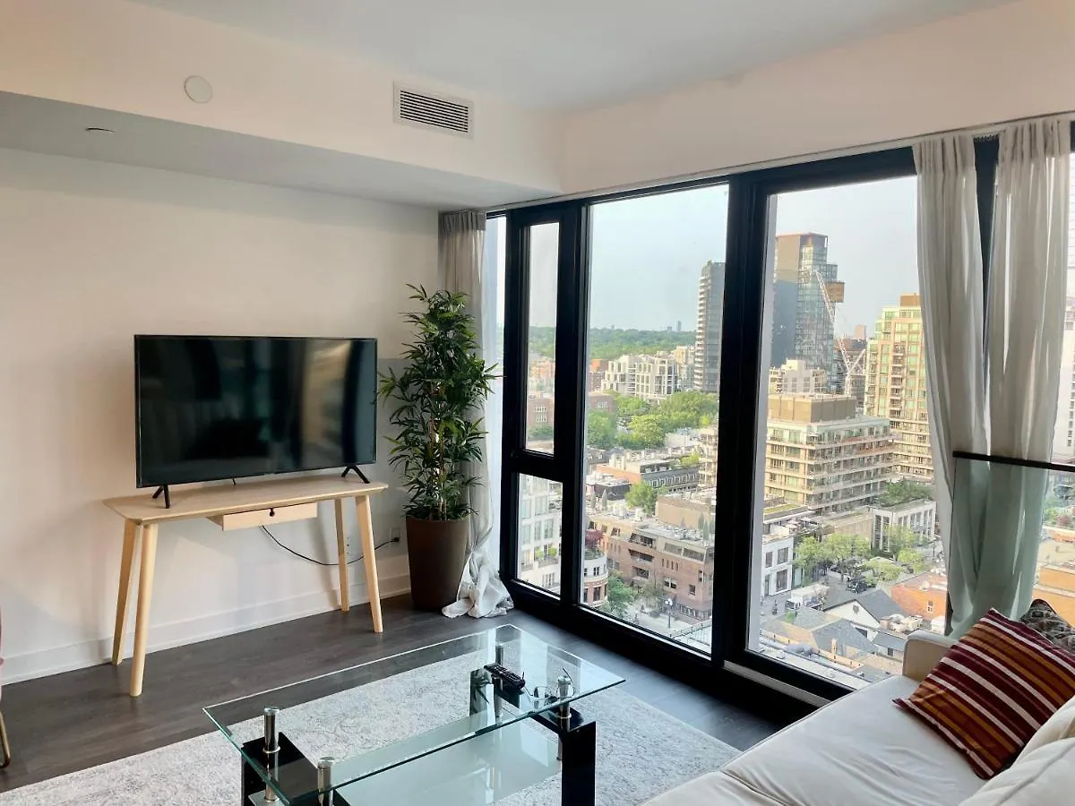 Apartamento Two Br Two Br Plus Study Yorkville Condo Toronto