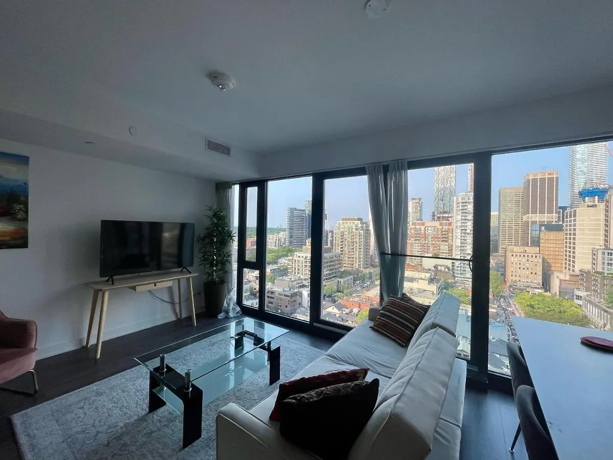Two Br Two Br Plus Study Yorkville Condo Toronto Apartamento