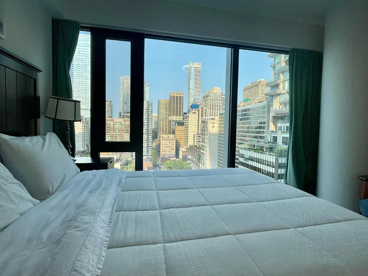 Two Br Two Br Plus Study Yorkville Condo Toronto Canadá