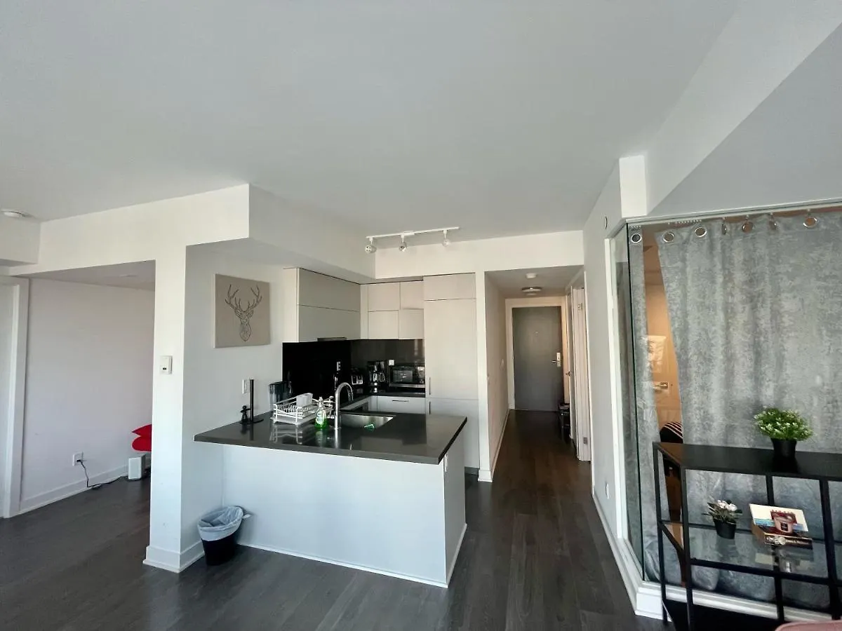 Apartamento Two Br Two Br Plus Study Yorkville Condo Toronto Canadá