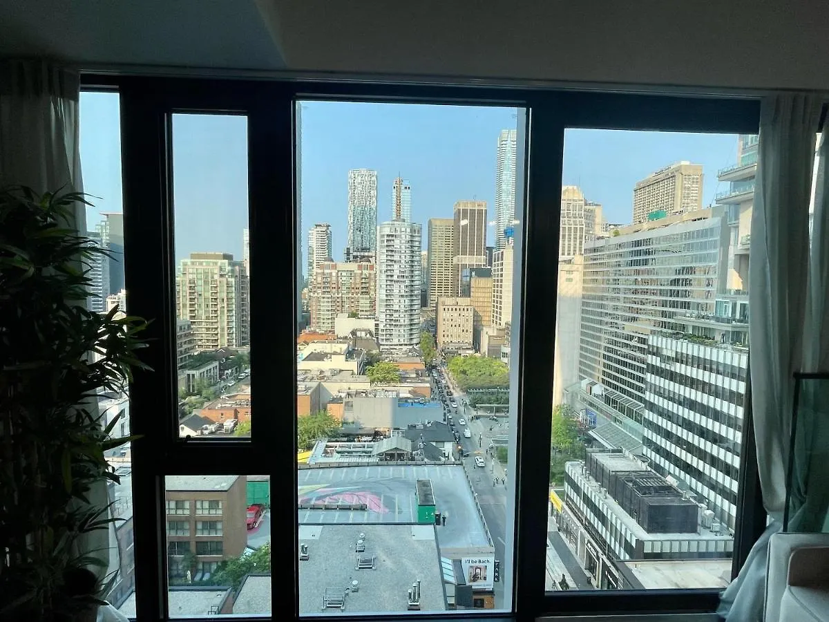 Two Br Two Br Plus Study Yorkville Condo Toronto 0*,  Canadá